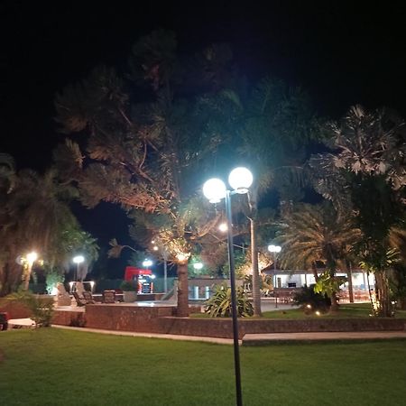 Parque Das Arvores Hospedagem E Eventos 巴雷图斯 外观 照片